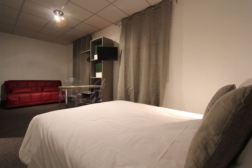 Hotel Vol De Nuit Purpan 2*